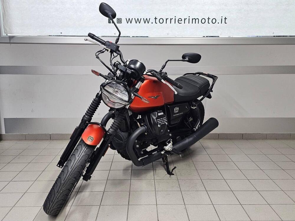 Moto Guzzi V7 Stone (2021 - 24) (3)