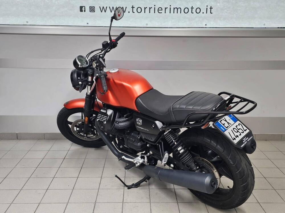 Moto Guzzi V7 Stone (2021 - 24) (5)