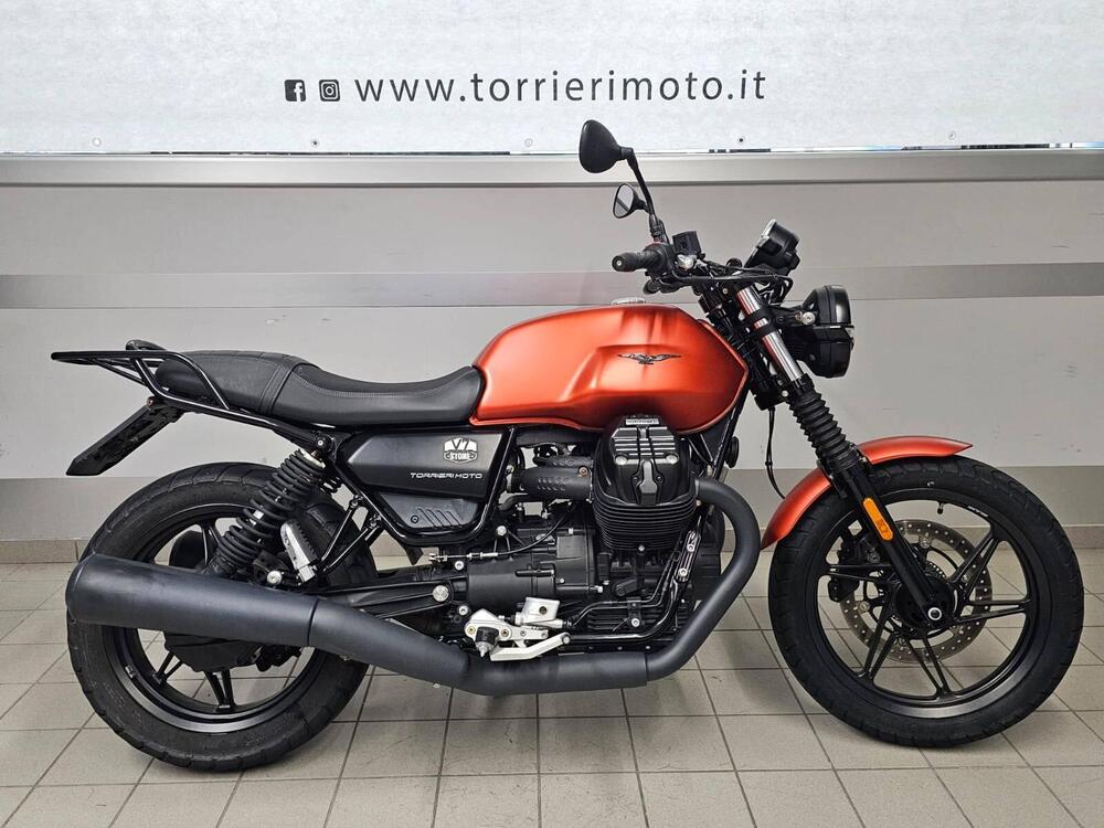 Moto Guzzi V7 Stone (2021 - 24)