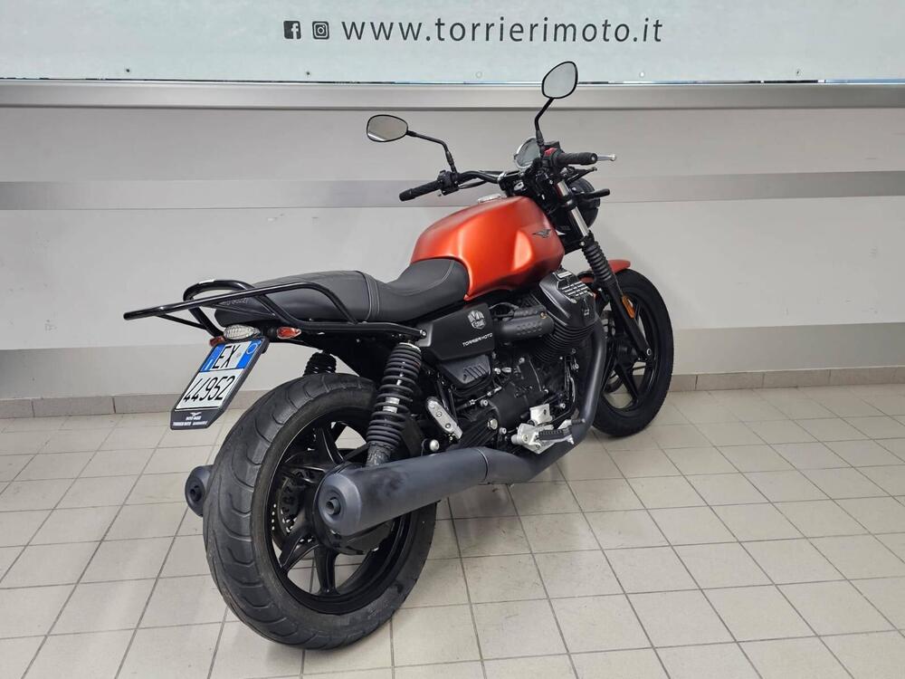 Moto Guzzi V7 Stone (2021 - 24) (6)