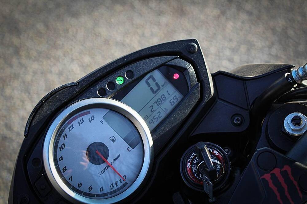 Kawasaki Z 750 (2007 - 14) (8)