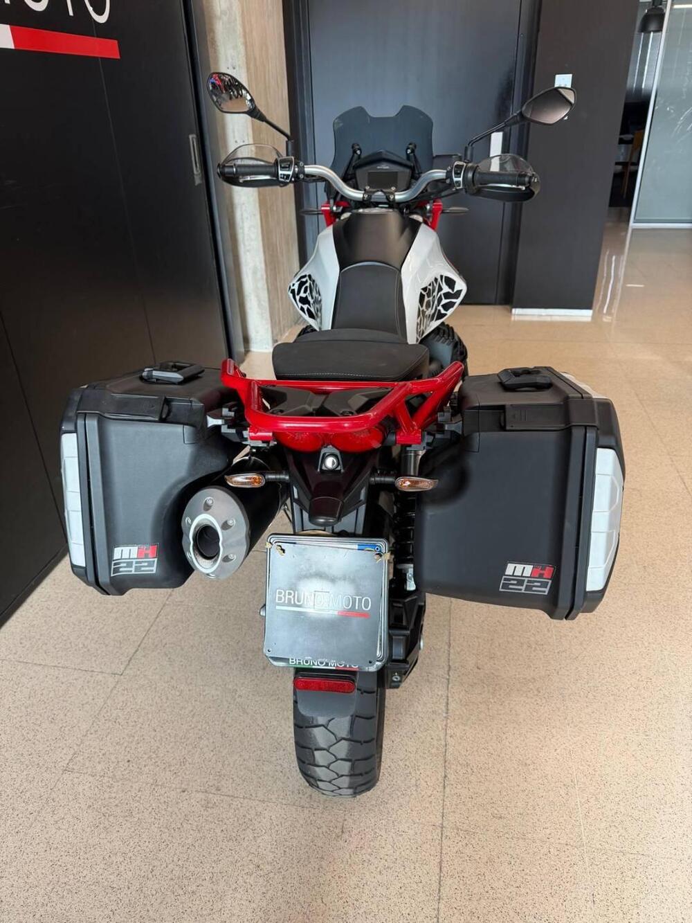 Moto Guzzi V85 TT Evocative Graphics (2019 - 20) (3)