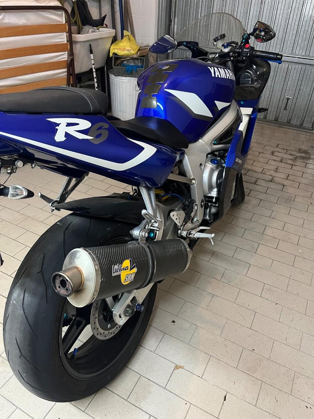 Yamaha YZF R6 (2001 - 02) (4)