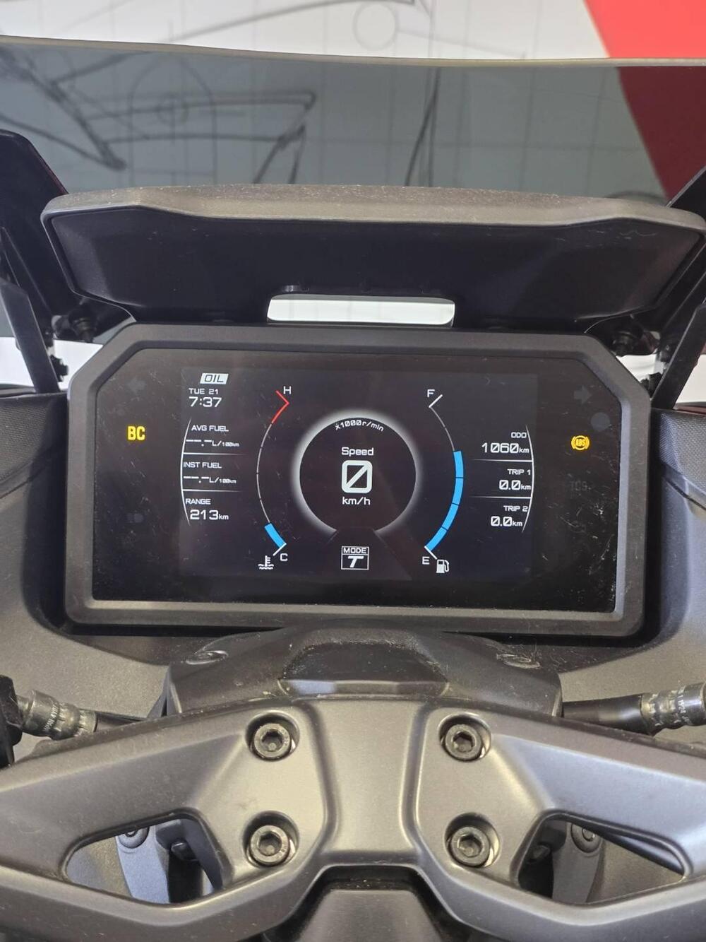 Yamaha T-Max 560 (2025 - 26) (6)