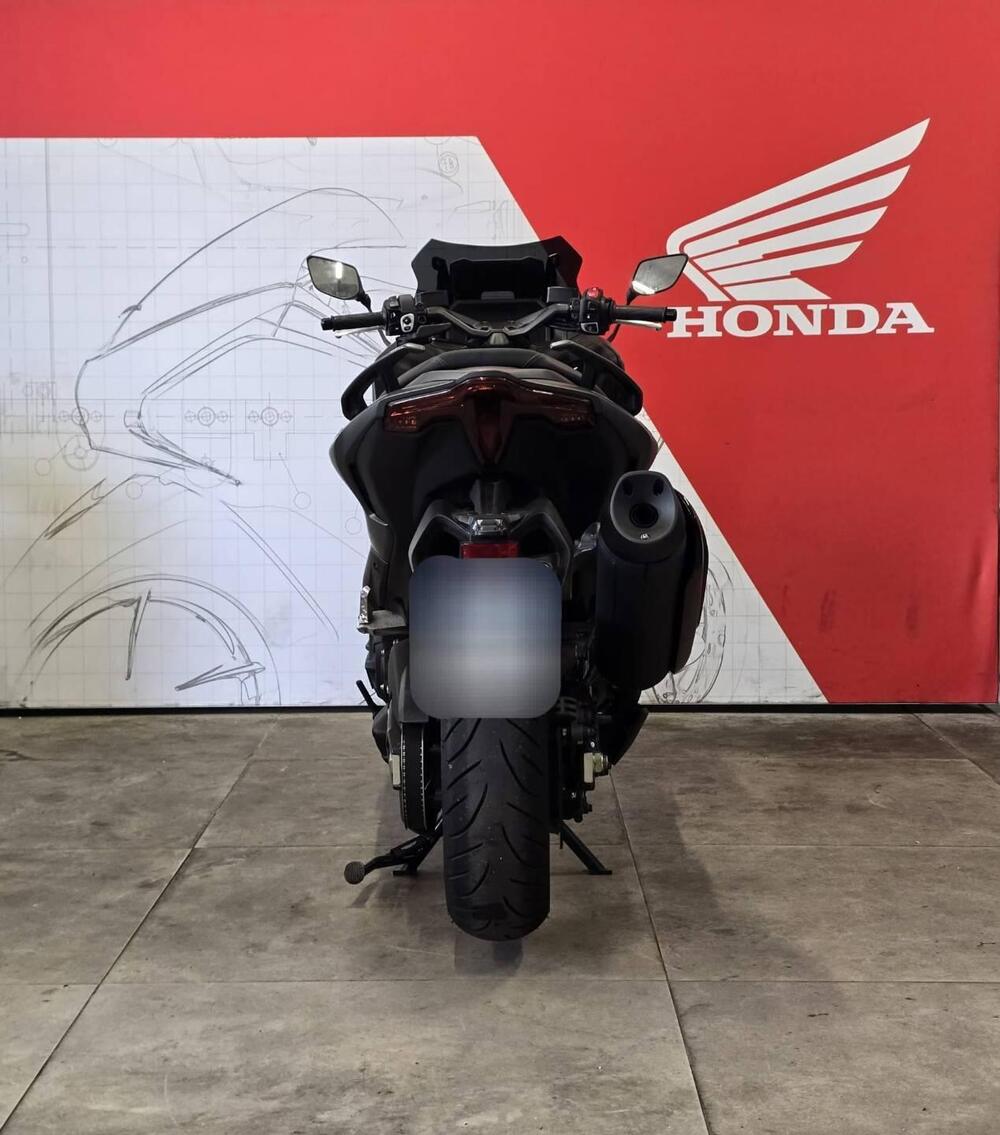 Yamaha T-Max 560 (2025 - 26) (4)