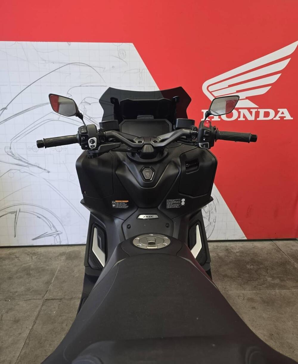 Yamaha T-Max 560 (2025 - 26) (5)