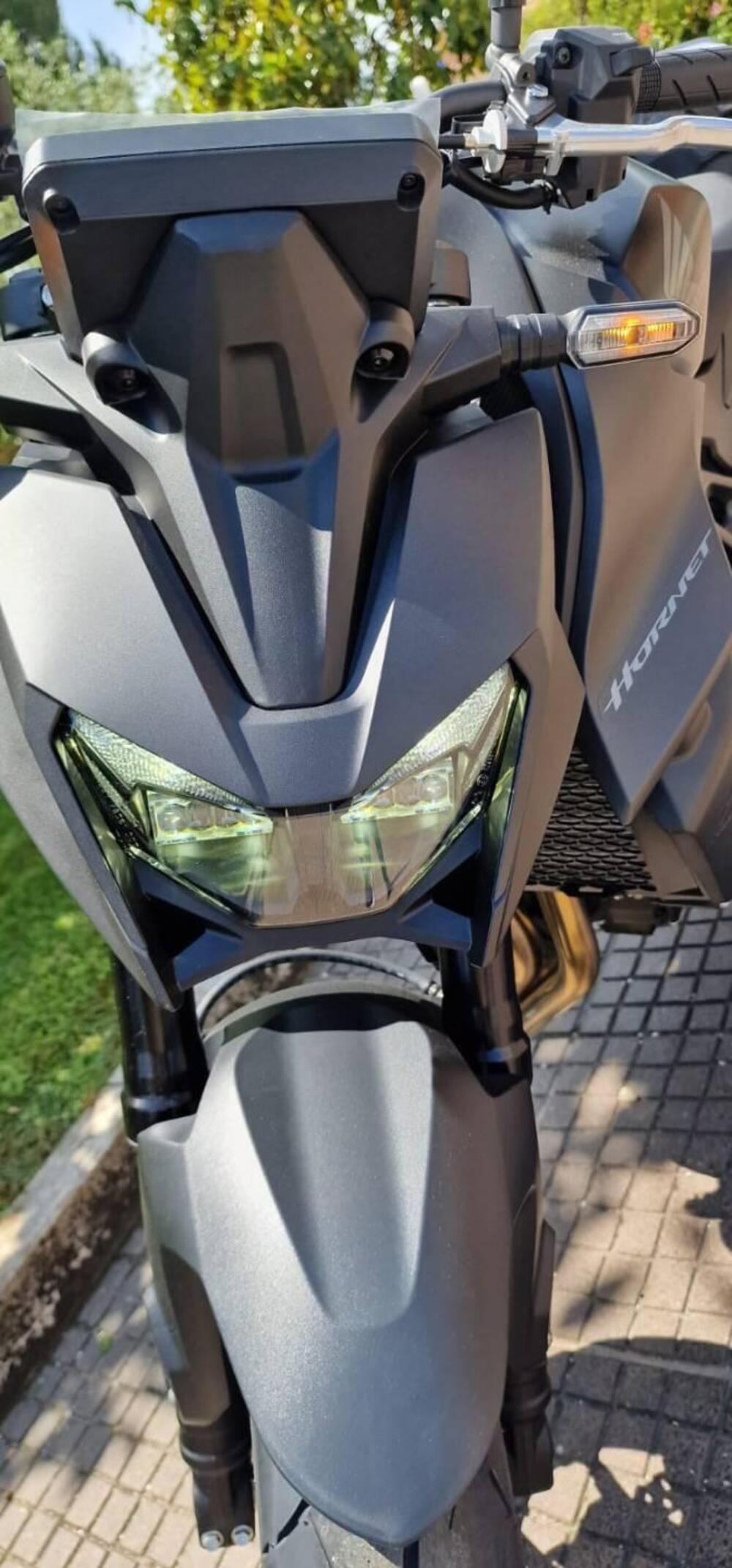 Honda CB 750 Hornet (2025) (4)