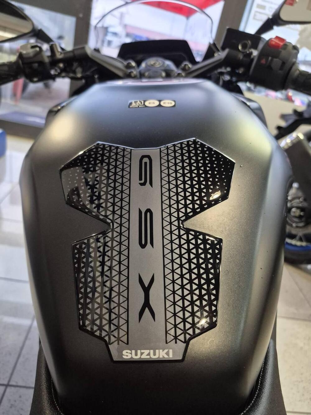 Suzuki GSX-8R EVO (2025 - 26) (4)