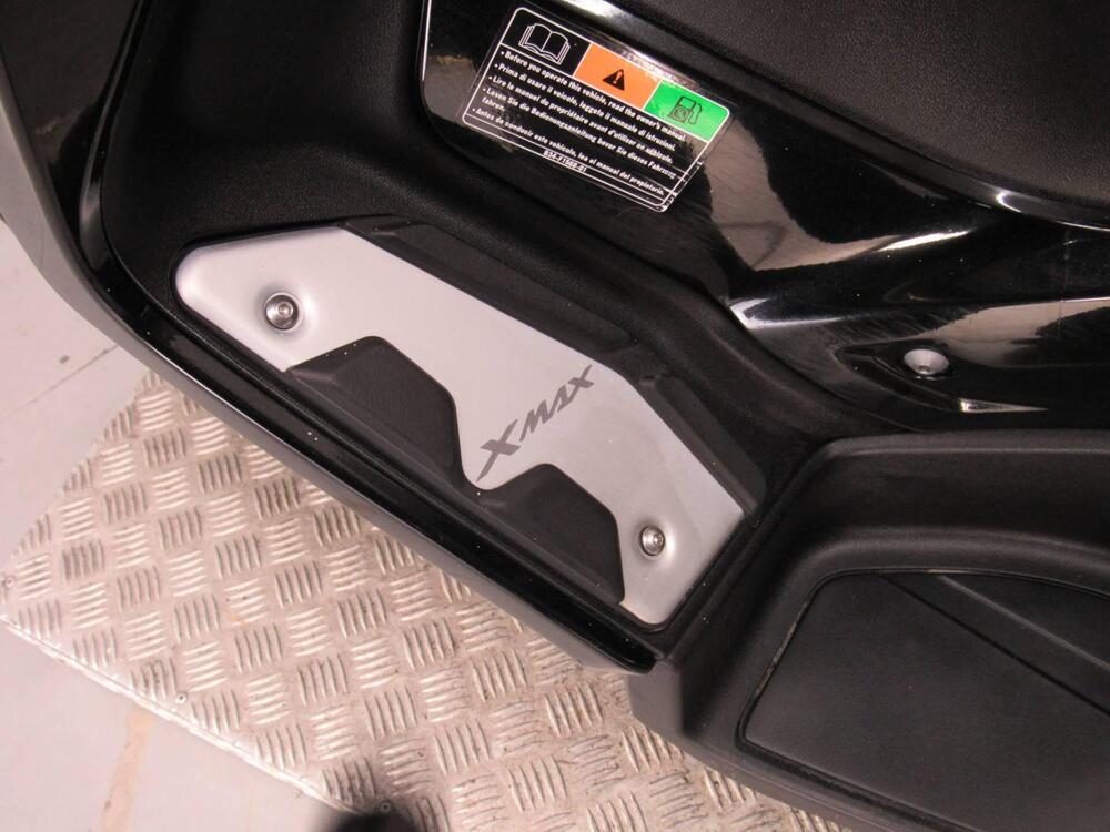 Yamaha X-Max 300 Iron Max (2019 - 20) (12)