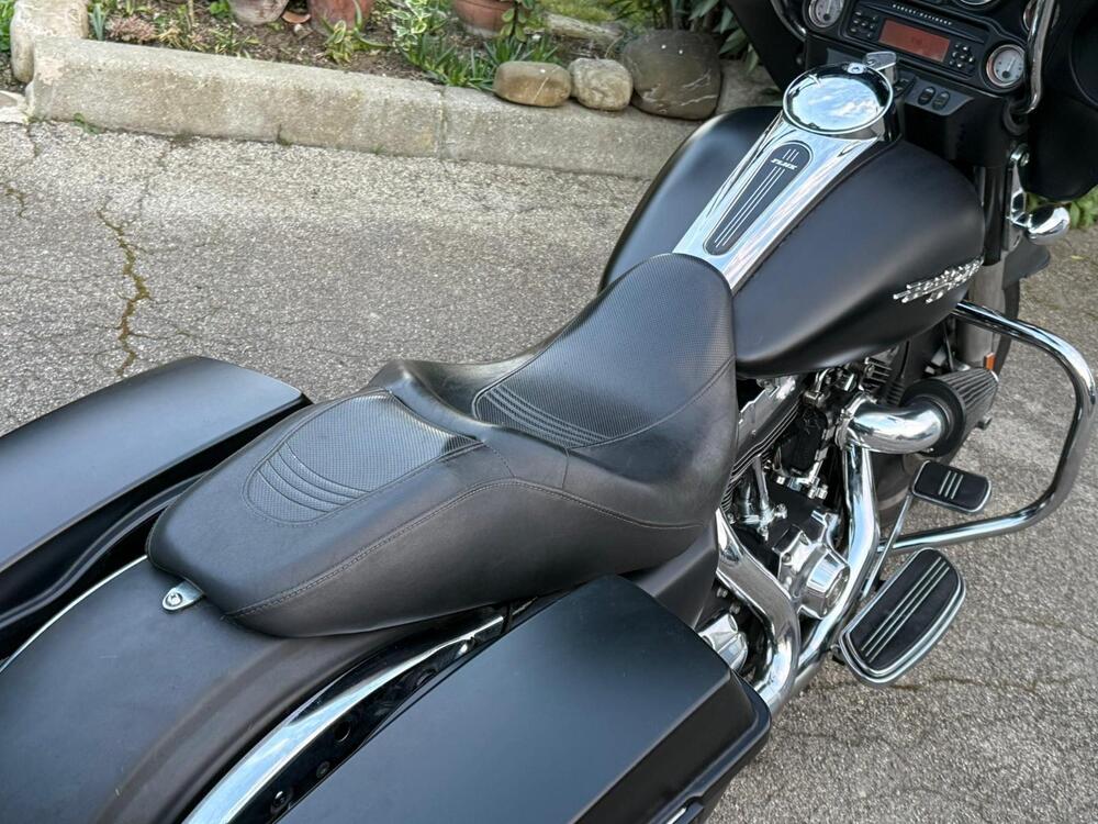 Harley-Davidson 1584 Street Glide (2008 - 10) - FLHX (6)