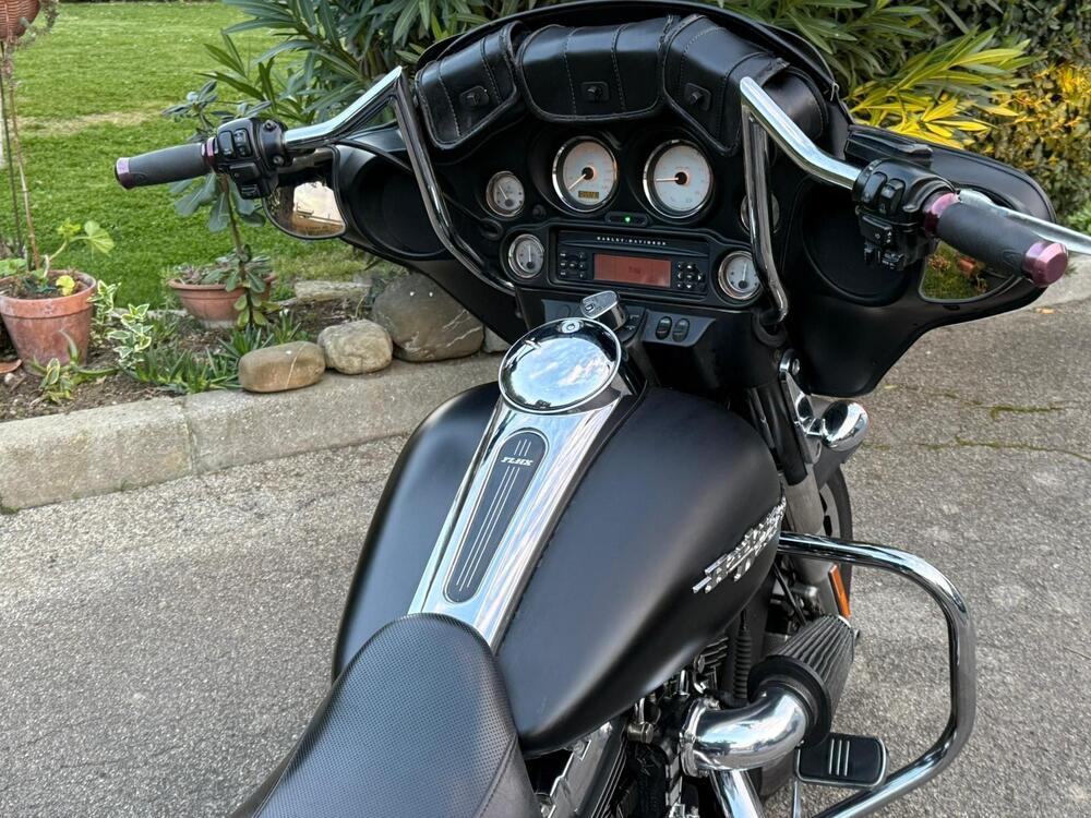 Harley-Davidson 1584 Street Glide (2008 - 10) - FLHX (8)