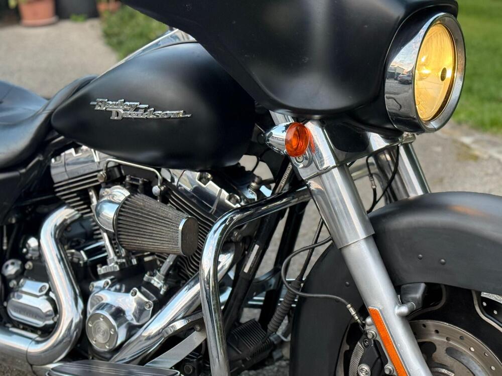 Harley-Davidson 1584 Street Glide (2008 - 10) - FLHX (14)