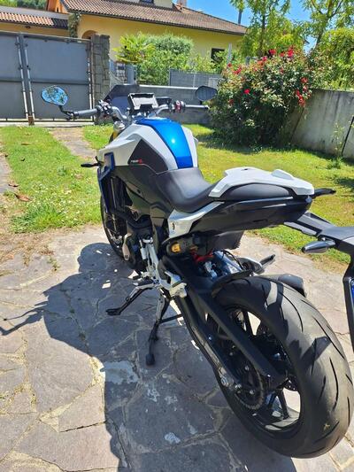 Bmw F 900 R (2021 - 24) usata
