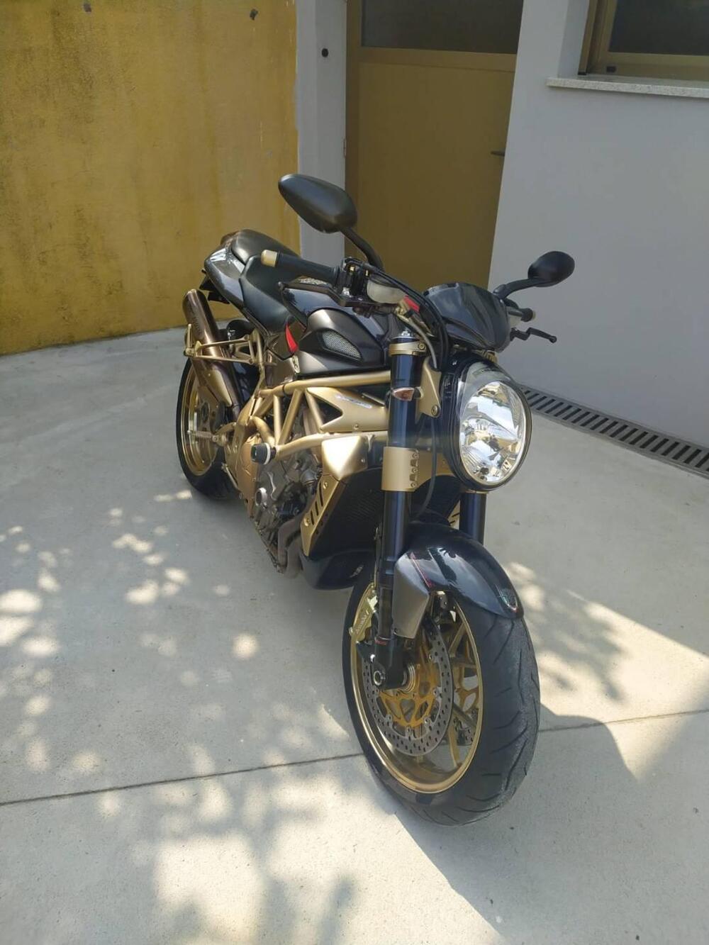 MV Agusta Brutale 910 R (2006 - 11) (4)