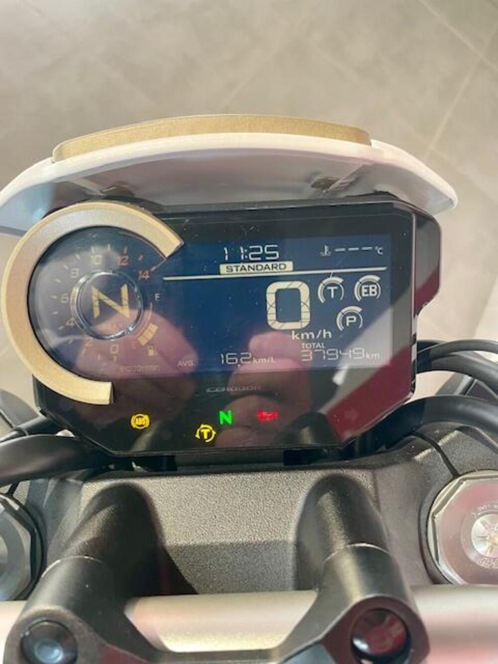 Honda CB 1000 R (2021 - 25) (4)