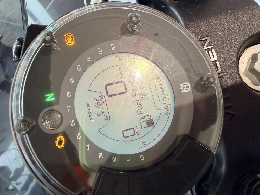 Husqvarna Vitpilen 401 (2024 - 26) (3)