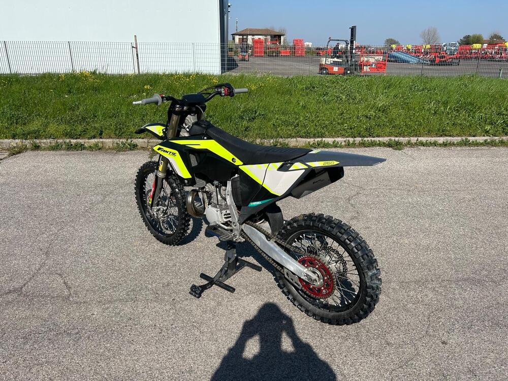 Fantic Motor XX 250 2T (2023) (12)