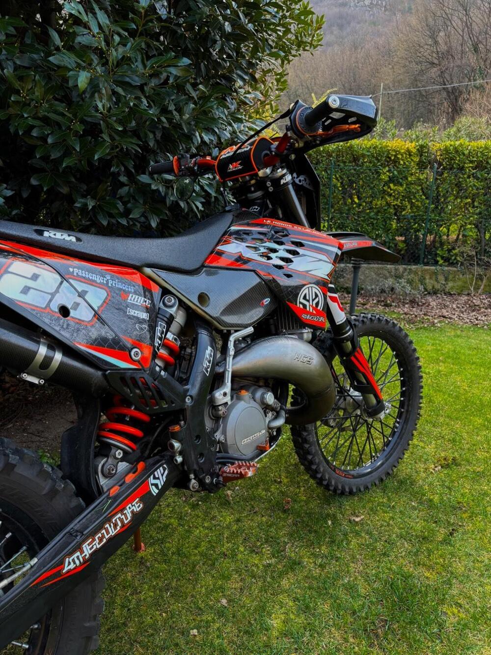 KTM 125 EXC Six Days (2010) (2)