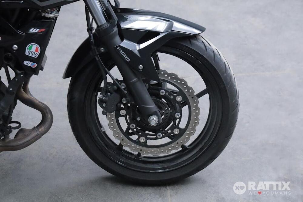 Kawasaki Z 400 (2023) (9)