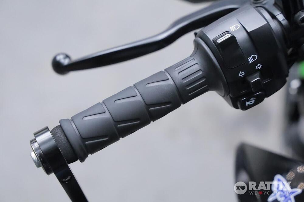 Kawasaki Z 400 (2023) (11)