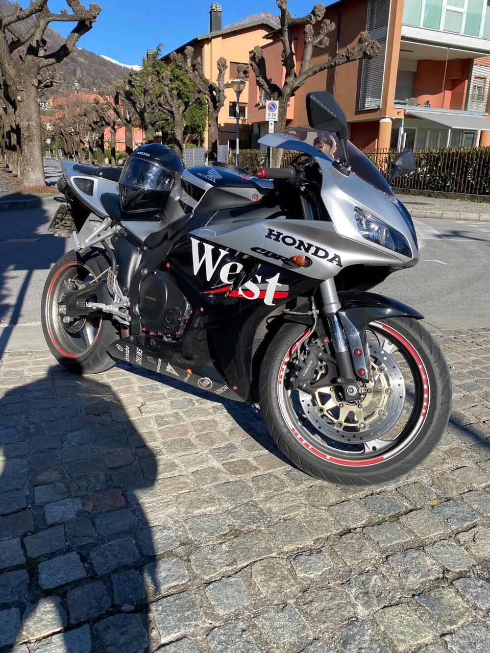 Honda CBR 1000 RR Fireblade (2006 - 07)