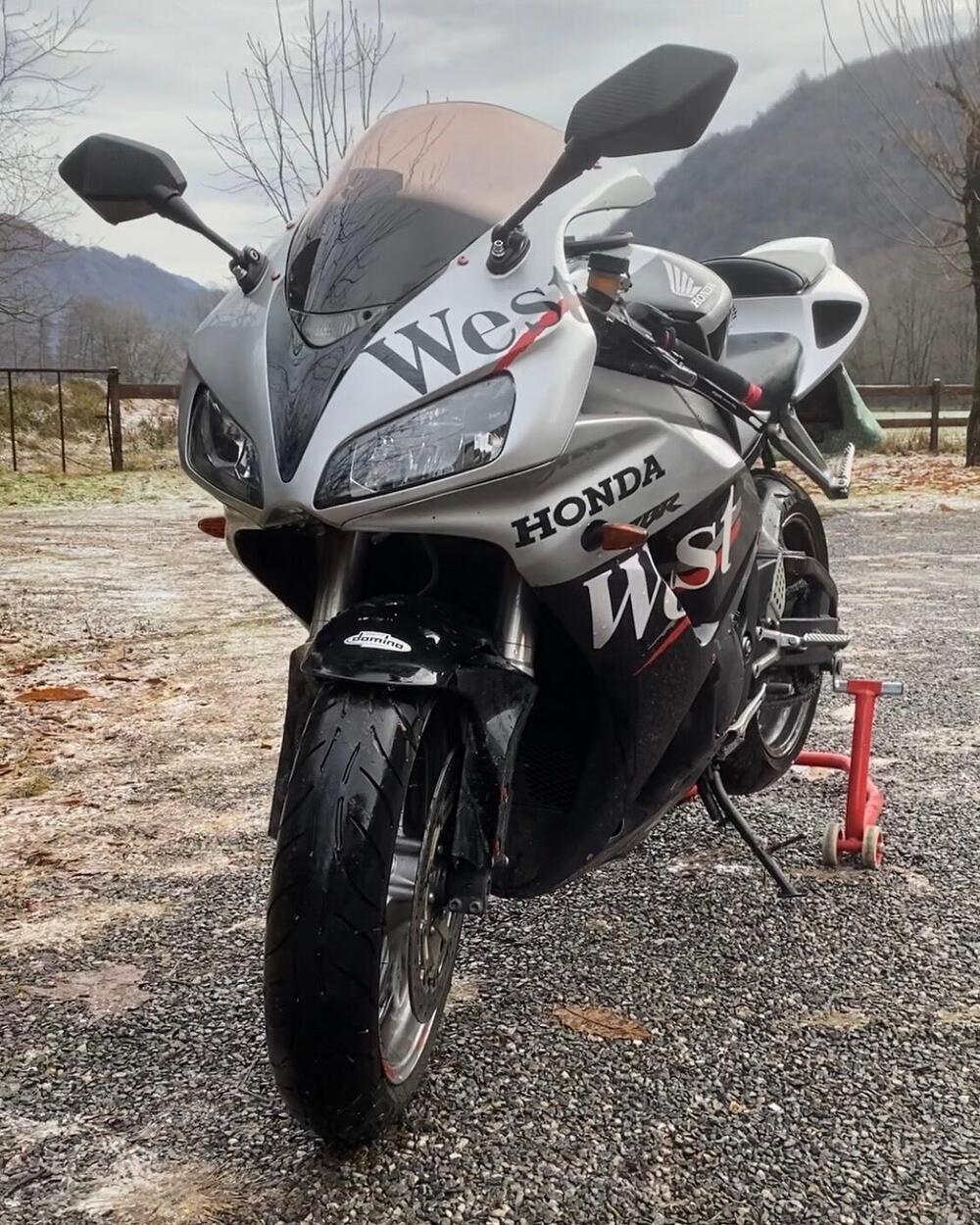 Honda CBR 1000 RR Fireblade (2006 - 07) (4)