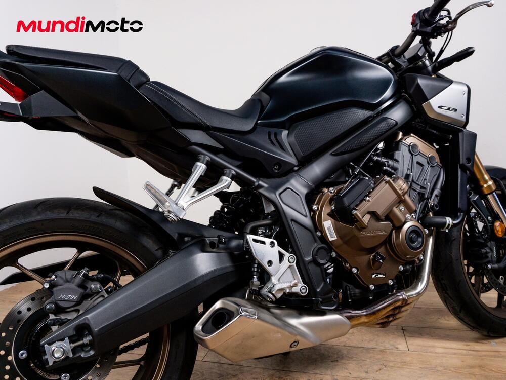 Honda CB 650 R E-Clutch (2024 - 26) (4)