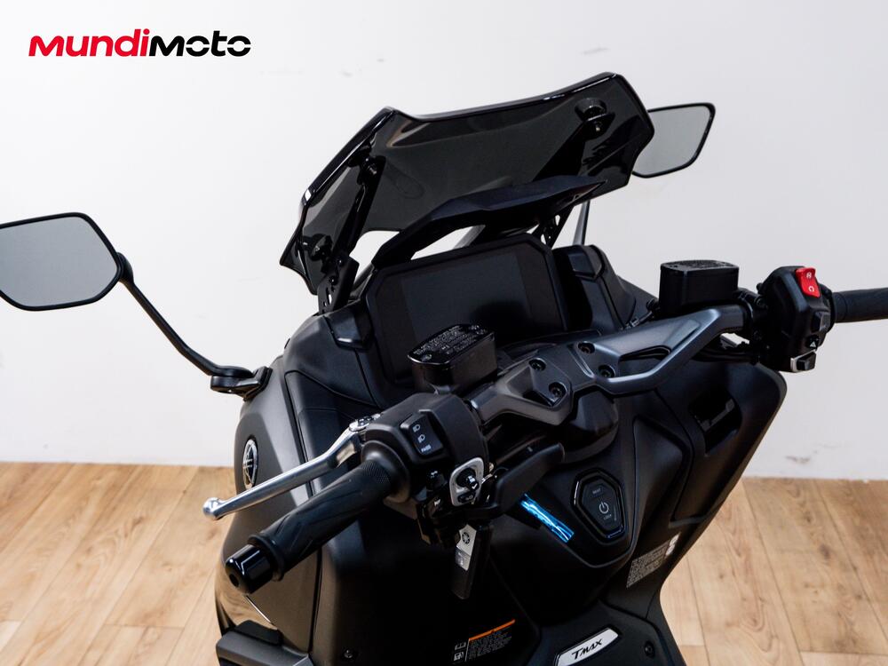 Yamaha T-Max 560 Tech Max (2025 - 26) (11)