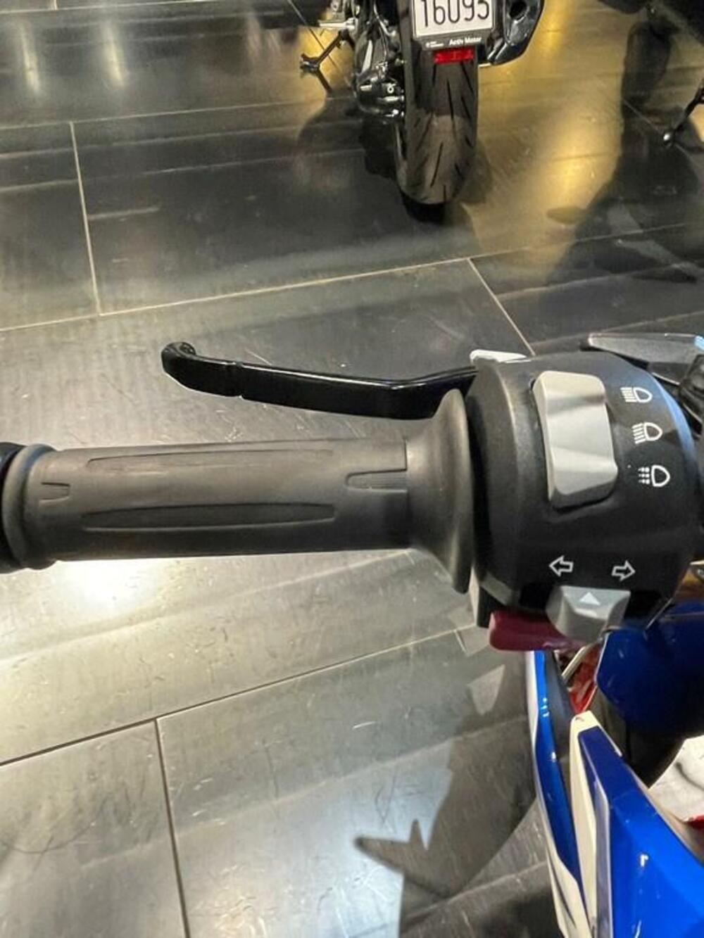 Bmw G 310 R (2021 - 25) (3)