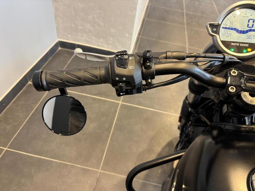 Moto Guzzi V7 Stone (2021 - 24) (7)