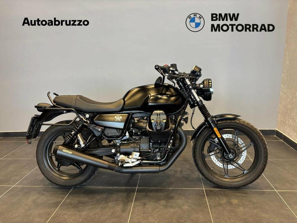 Moto Guzzi V7 Stone (2021 - 24)
