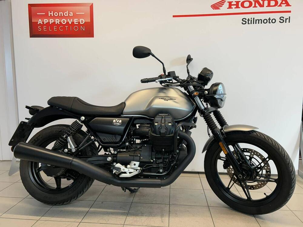 Moto Guzzi V7 Stone (2021 - 24)