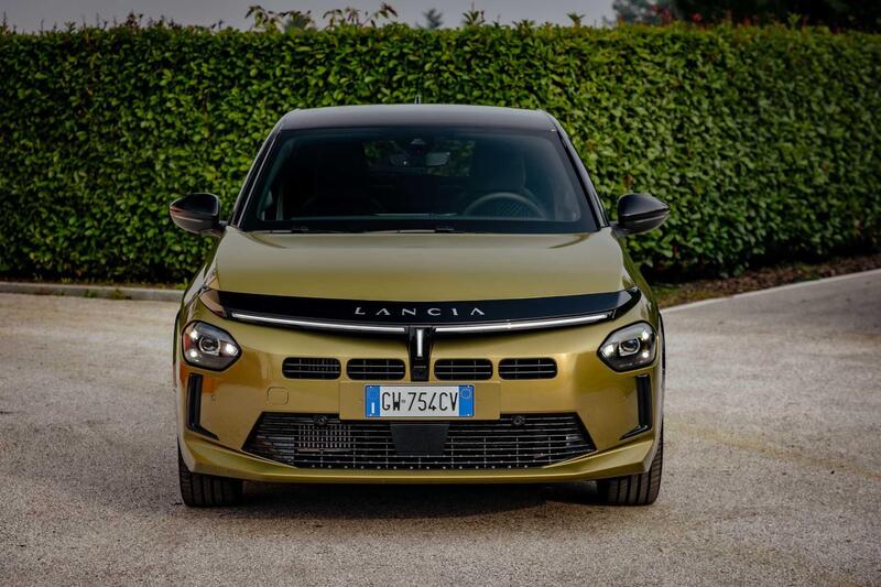 Lancia Ypsilon 1.2 manuale: arriva la versione da 20.000 euro con cambio a 6 marce