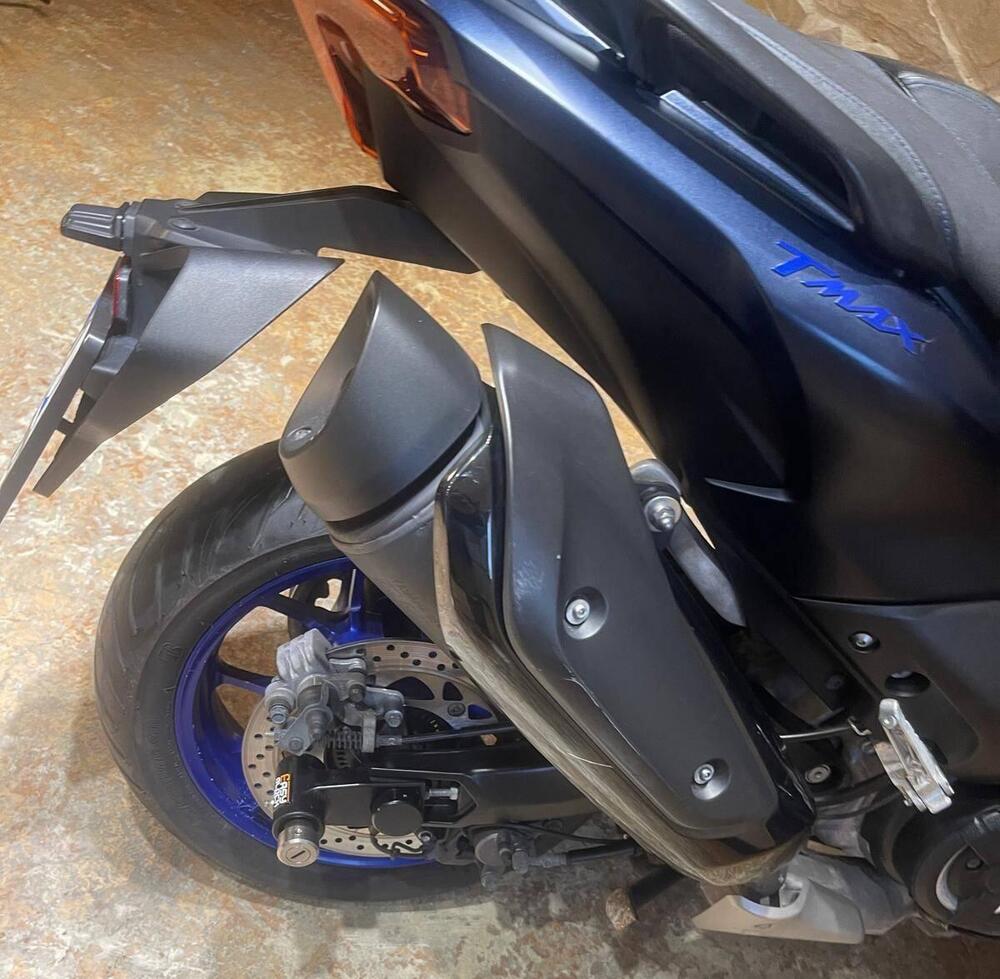 Yamaha T-Max 560 (2022 - 24) (11)