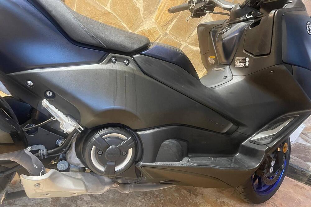 Yamaha T-Max 560 (2022 - 24) (12)
