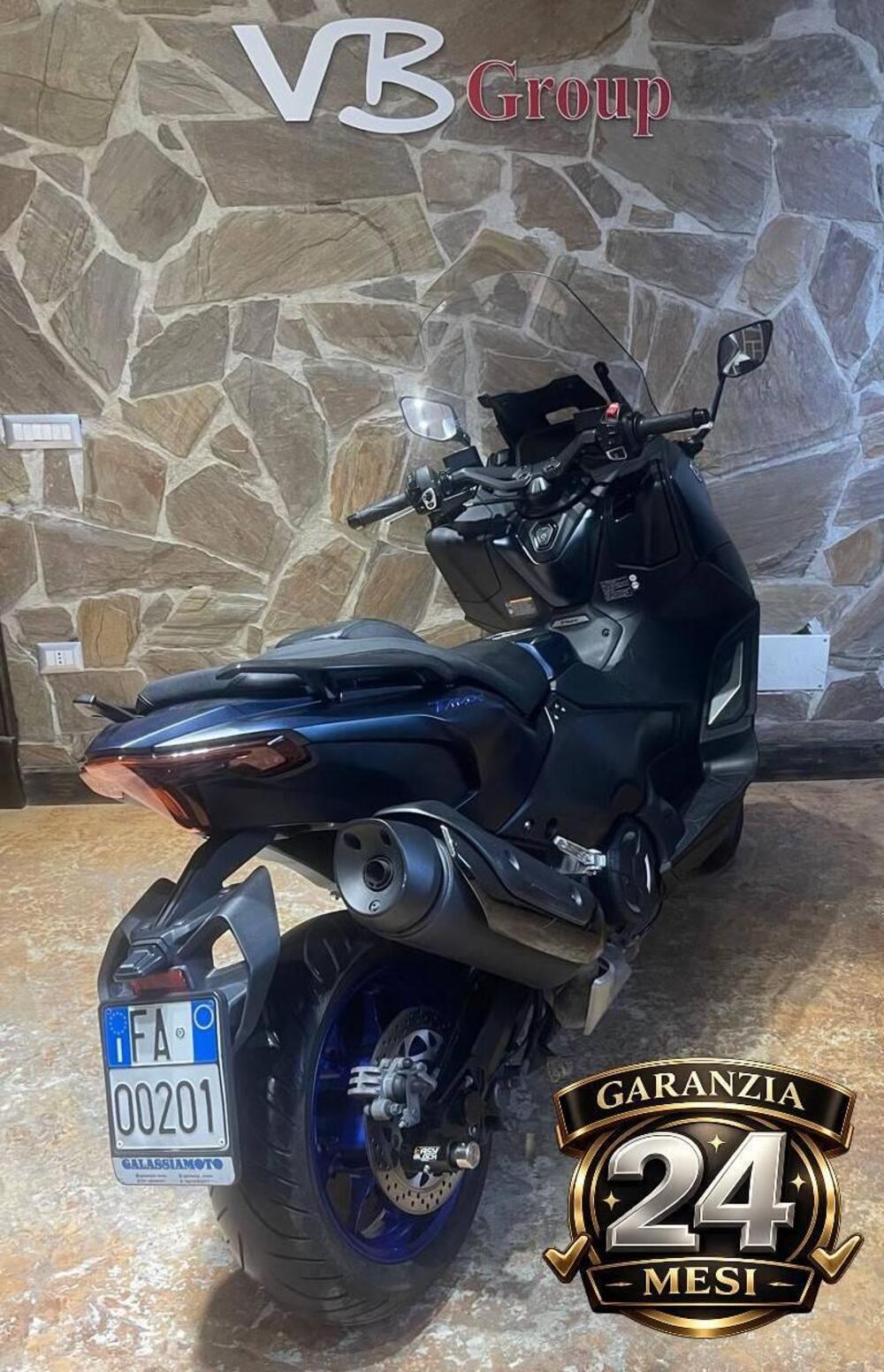 Yamaha T-Max 560 (2022 - 24) (16)