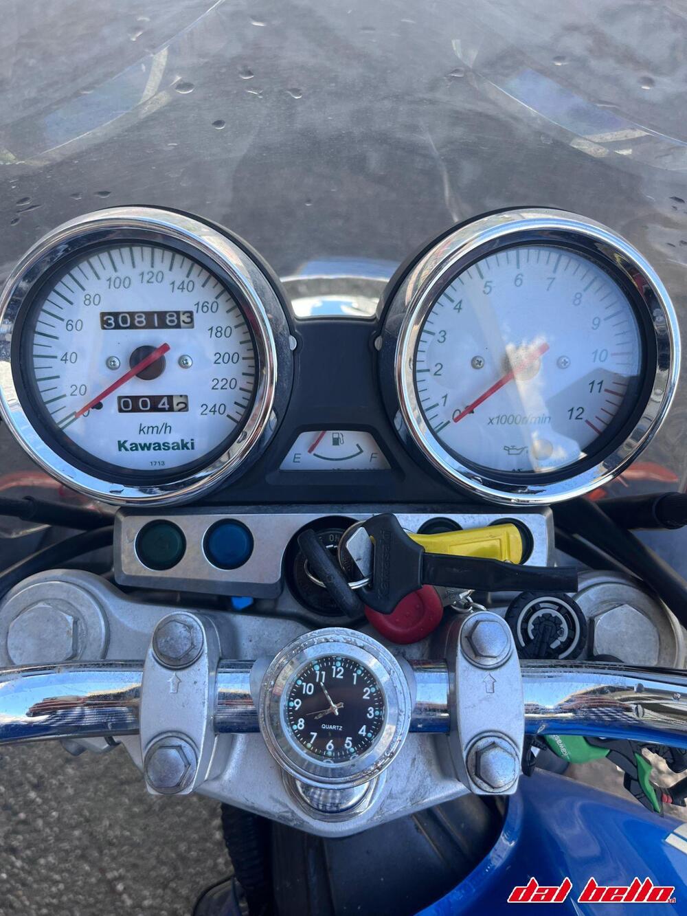 Kawasaki ZR-7 (2001 - 04) (4)