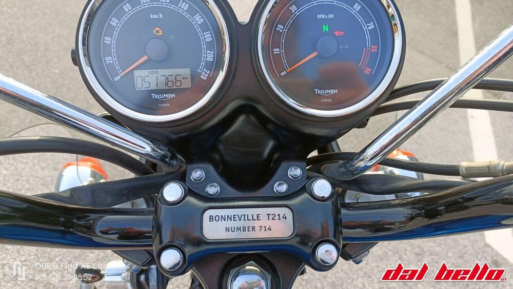 Triumph Bonneville T214 (2015) (4)