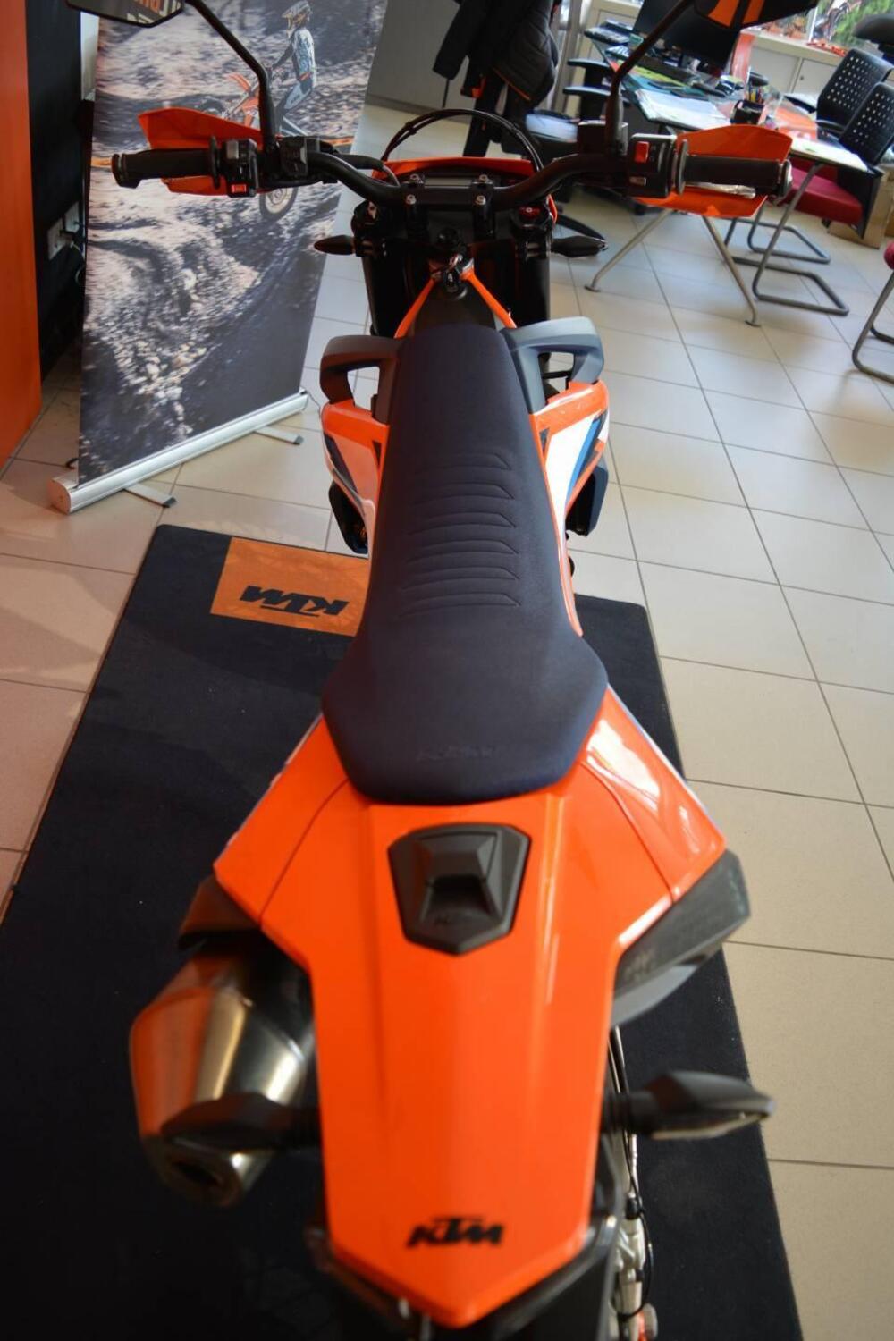 KTM 690 SMC R (2023 - 25) (8)
