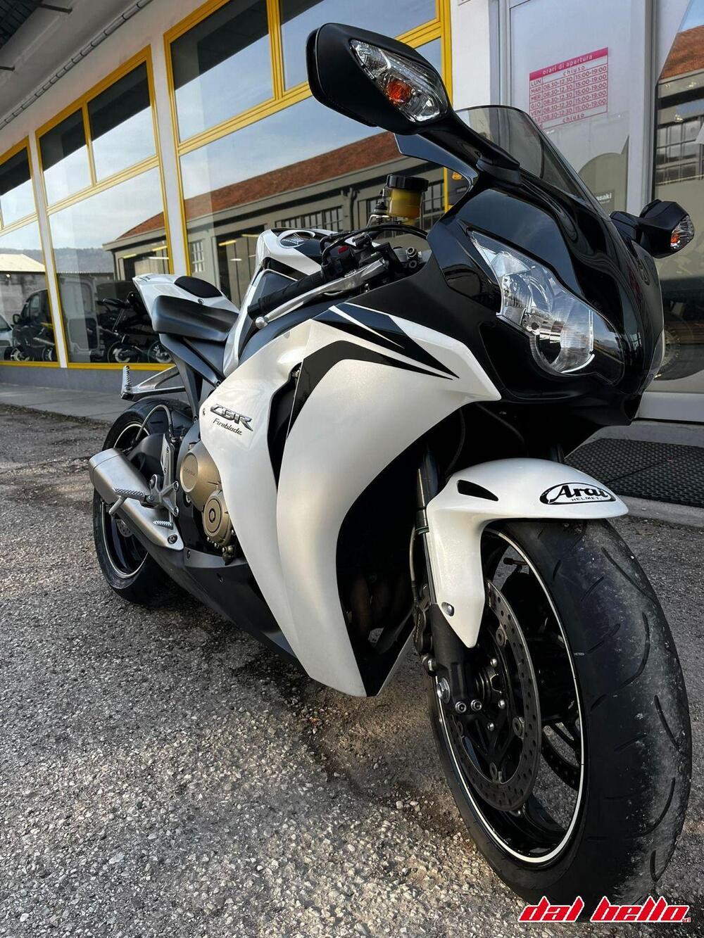 Honda CBR 1000 RR Fireblade (2008 - 11) (3)