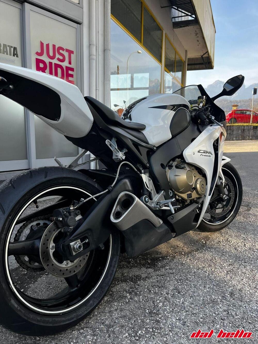 Honda CBR 1000 RR Fireblade (2008 - 11) (5)