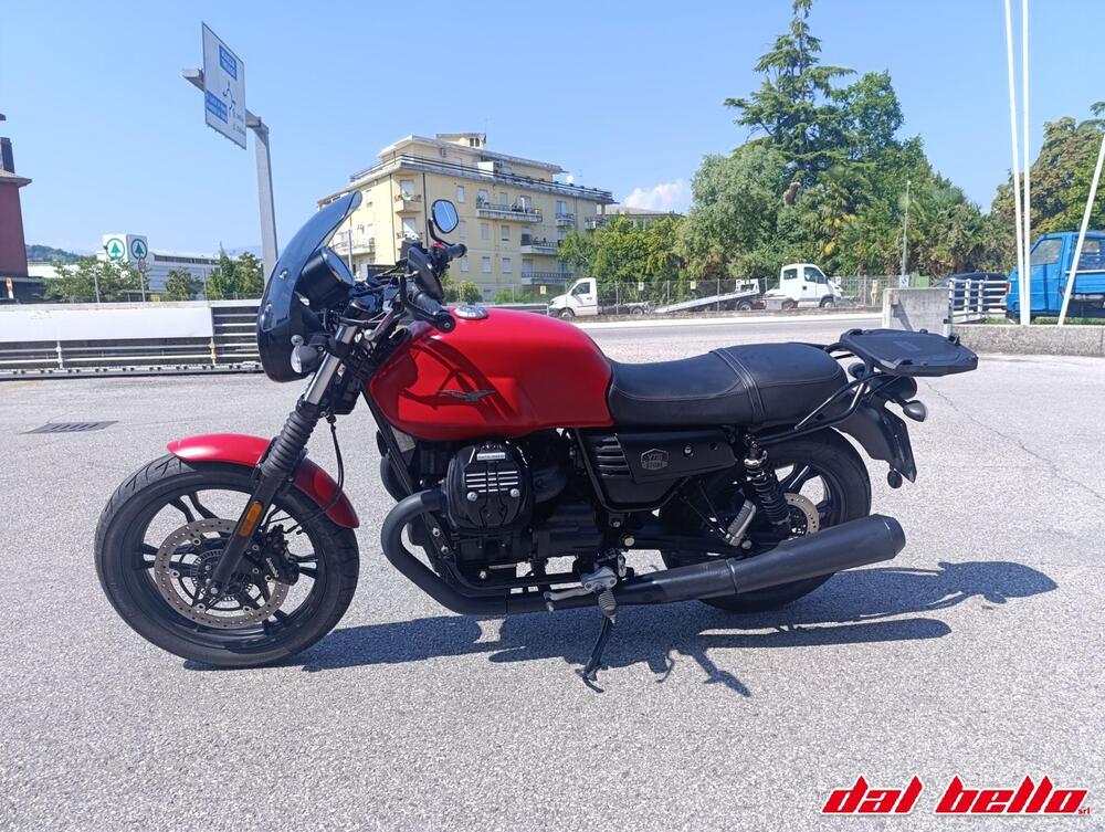 Moto Guzzi V7 III Stone (2017 - 20) (2)