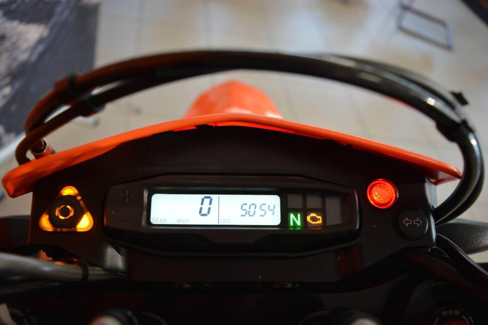 KTM 690 SMC R (2023 - 25) (18)