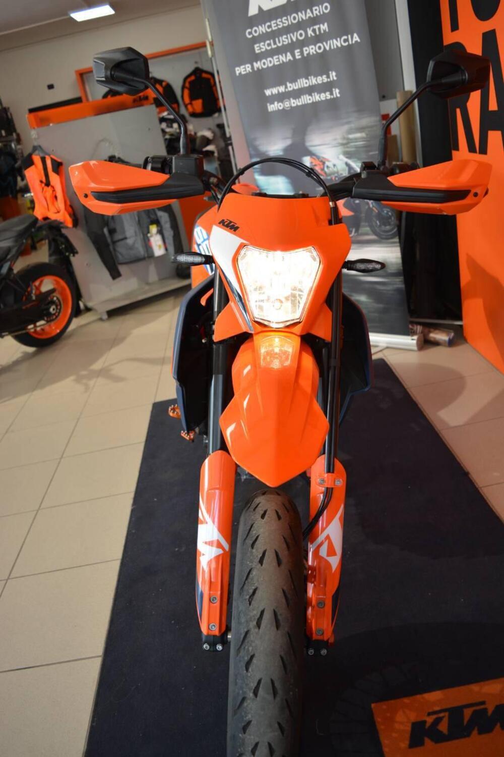 KTM 690 SMC R (2023 - 25) (7)