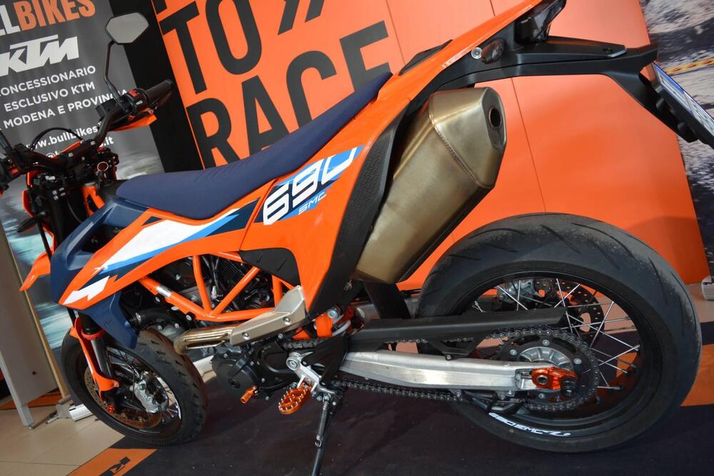 KTM 690 SMC R (2023 - 25) (6)