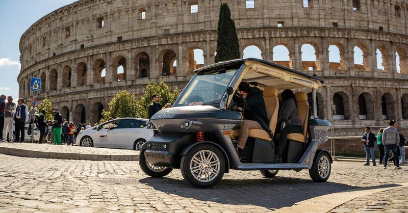 Roma, boom di golf car elettriche nella ZTL: tra mobilit&agrave; green e rischi sicurezza