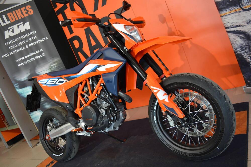 KTM 690 SMC R (2023 - 25) (3)
