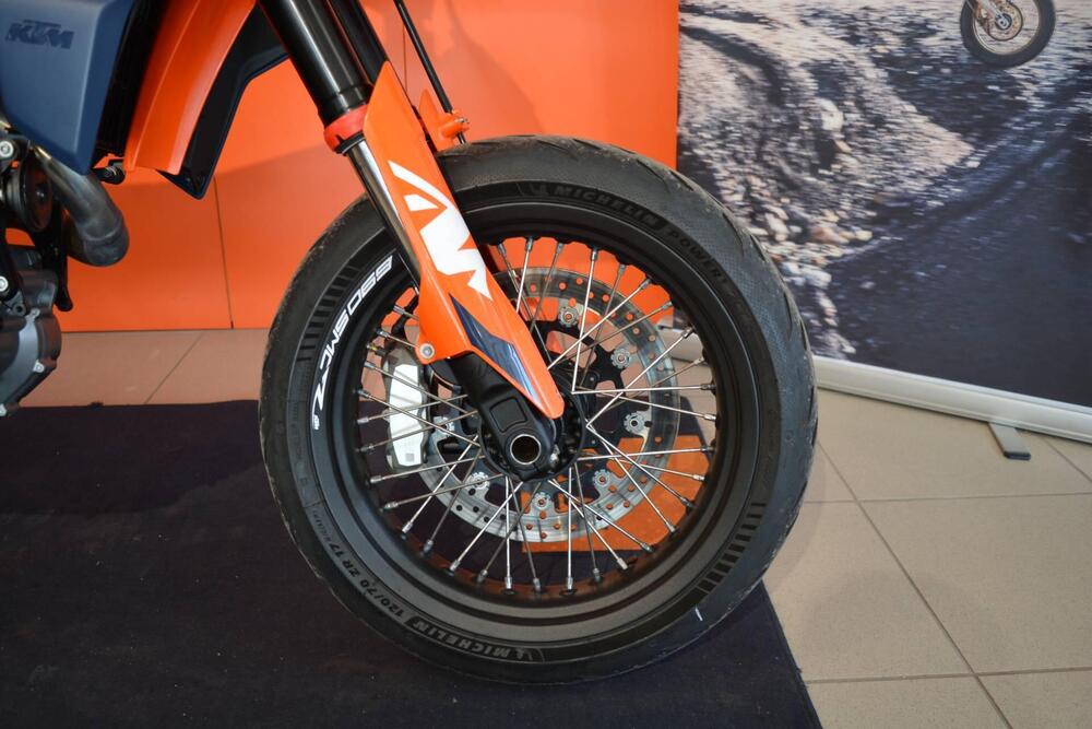 KTM 690 SMC R (2023 - 25) (12)