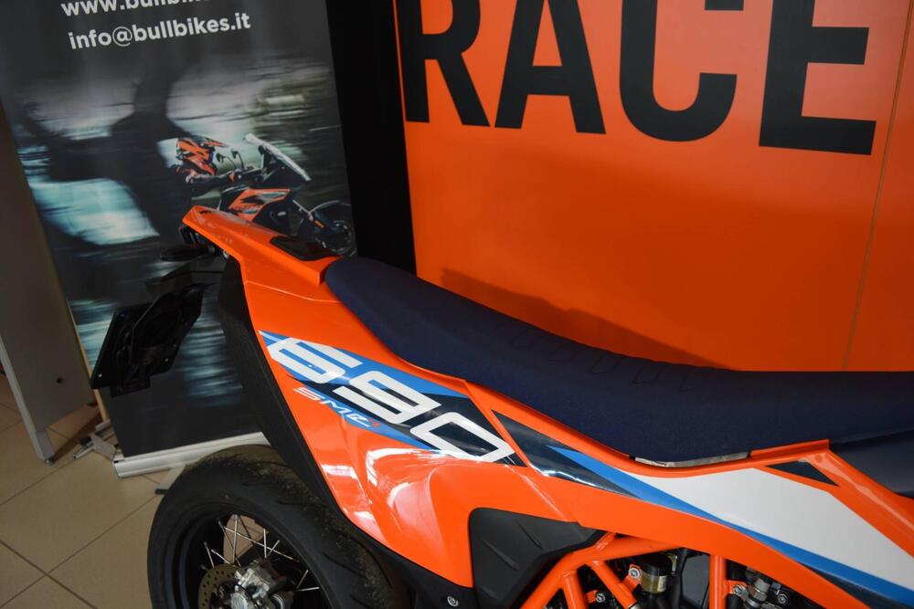 KTM 690 SMC R (2023 - 25) (9)