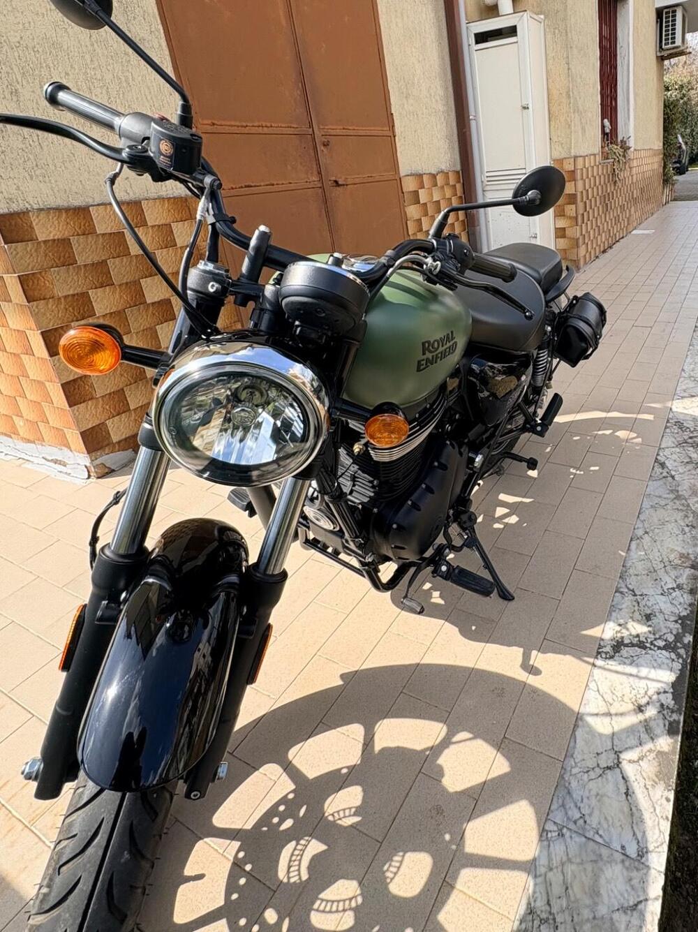 Royal Enfield Meteor 350 (2021 - 26) (2)
